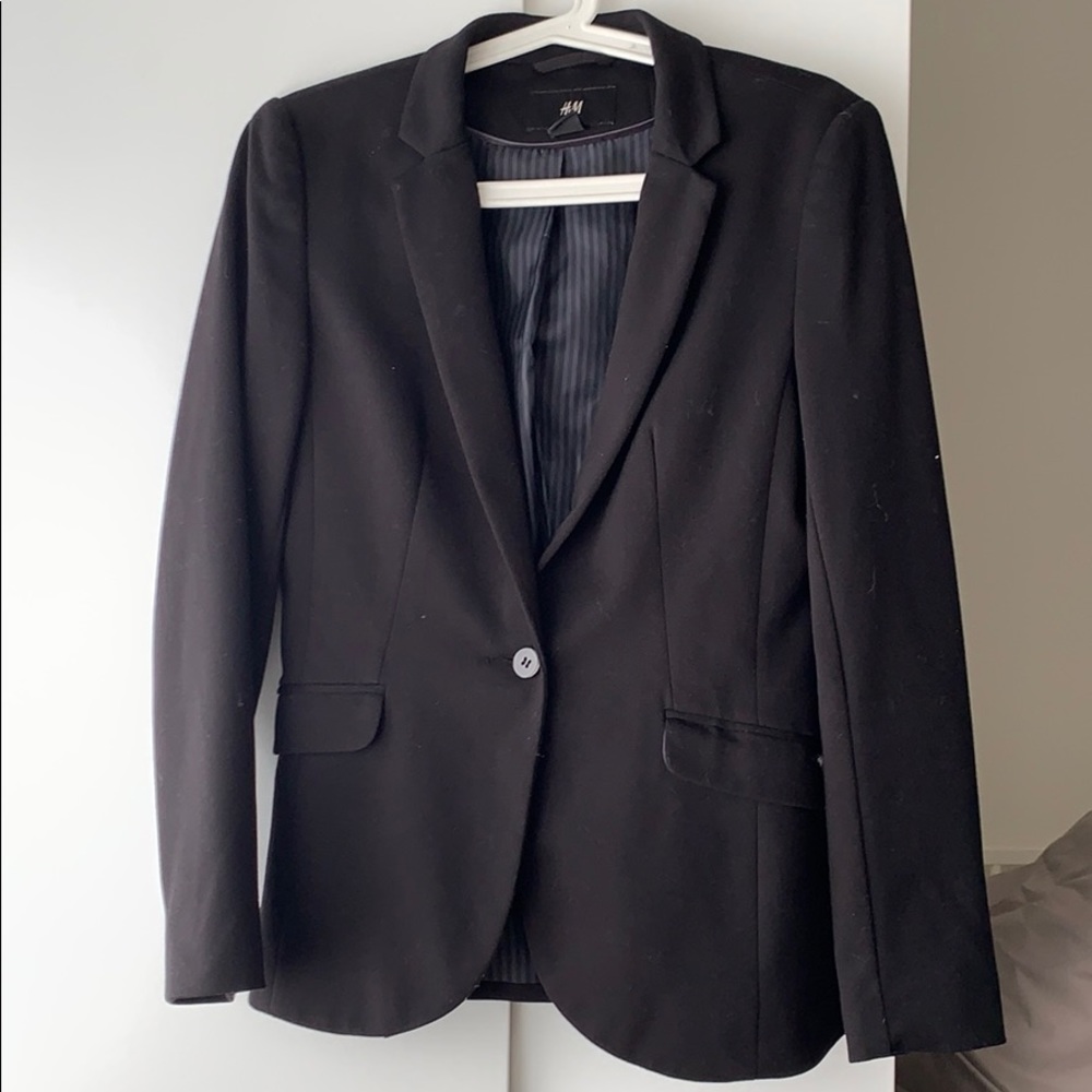 One button blazer
